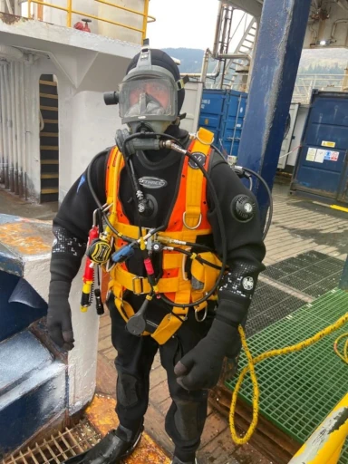 AGA full face mask commercial diving