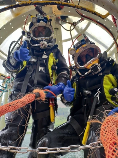 Commercial Divers in Wet Bell Top Up